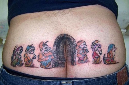 Tatouage bas du dos